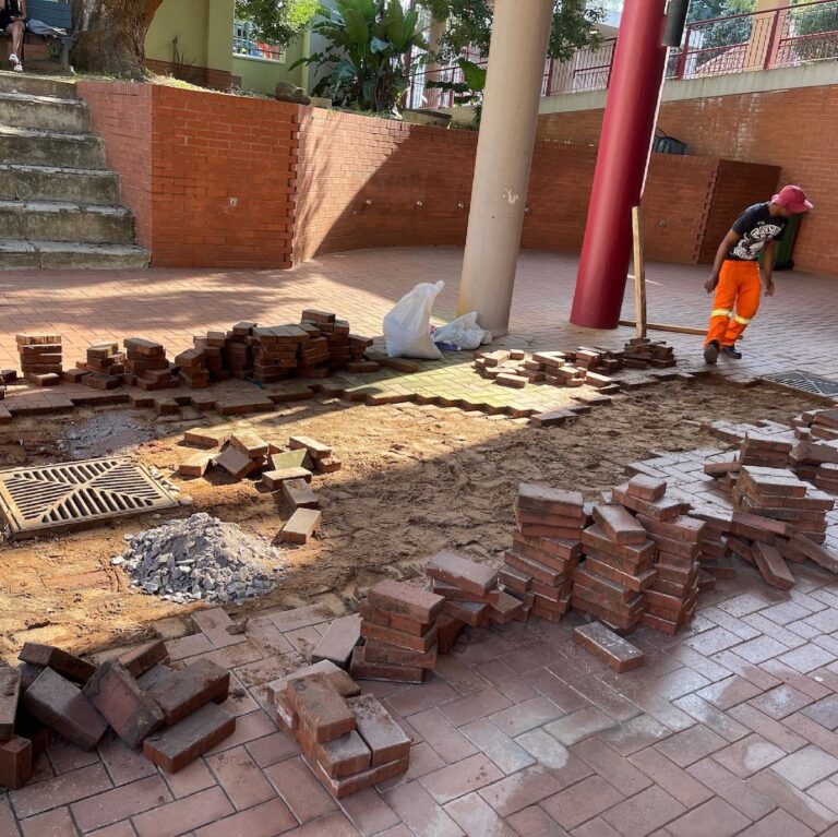 D7000B90-8B10-4F6C-ABBD-0D0D83EA1787