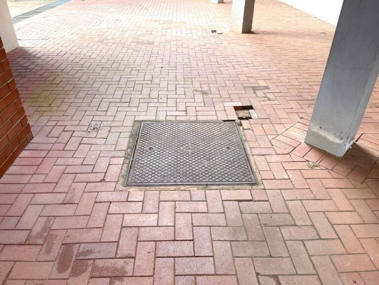 F51C3ED1-6C9E-41F5-AD46-05C43F96CE12